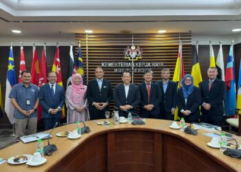 ACEM Courtesy Visit to the Minister of Works (grrr